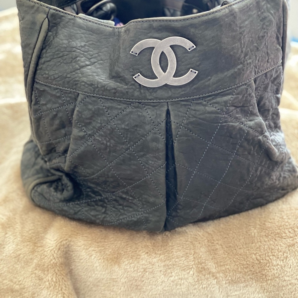 🛑🛑Reduced 🛑🛑Le Marais  Distressed Chanel Tote